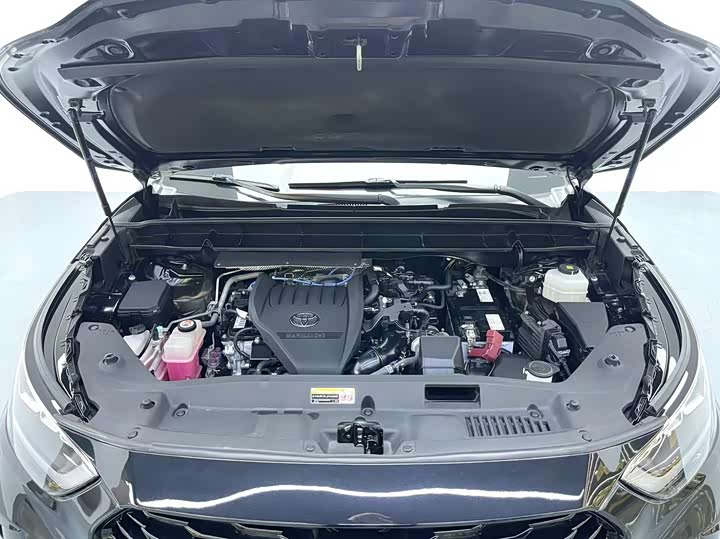 Фото 19 - Toyota Crown Kluger