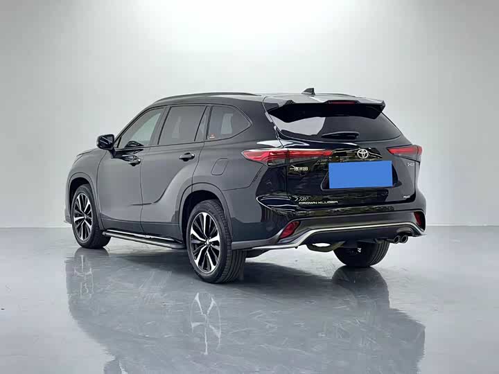 Фото 6 - Toyota Crown Kluger