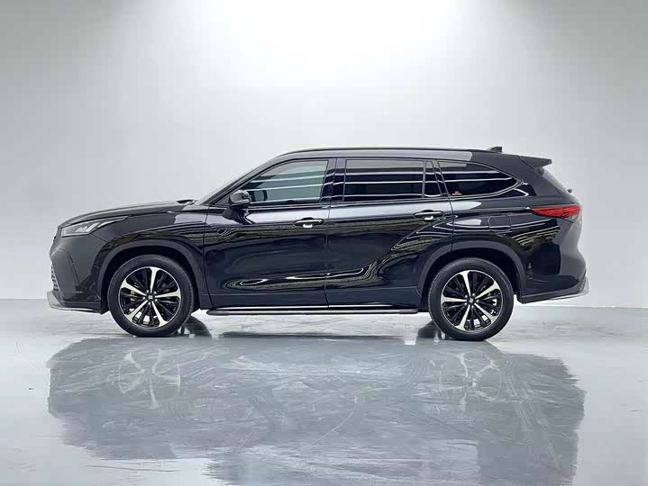 Фото 7 - Toyota Crown Kluger