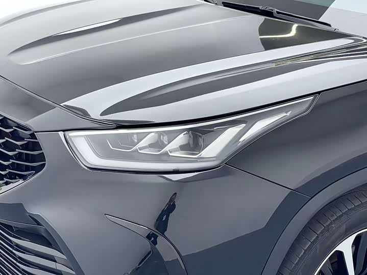 Фото 8 - Toyota Crown Kluger