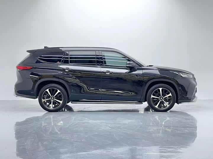 Фото 9 - Toyota Crown Kluger