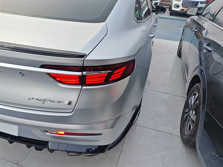 Фото 8 - Geely Preface