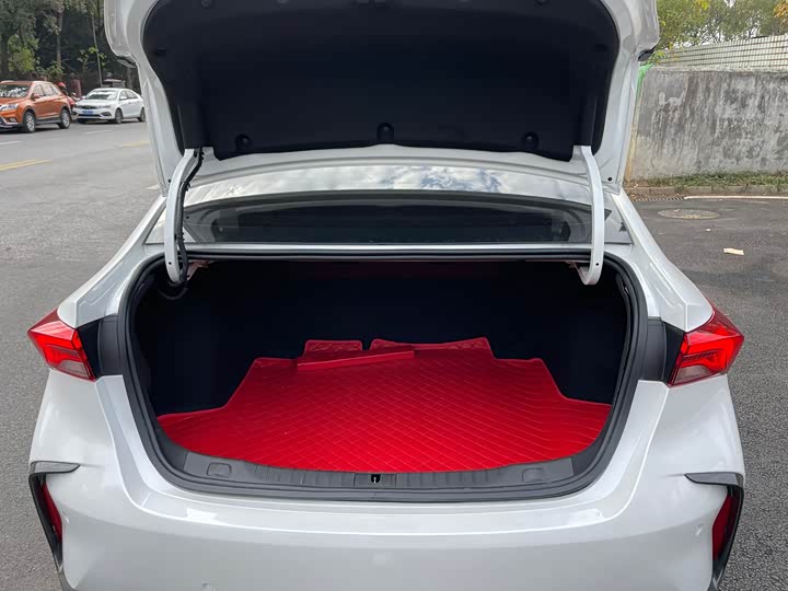 Фото 16 - Buick Verano