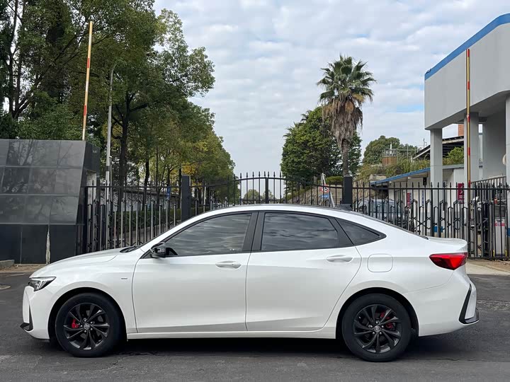 Фото 8 - Buick Verano