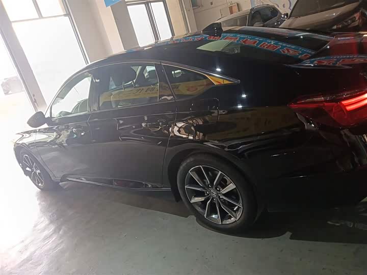 Фото 5 - Honda Inspire