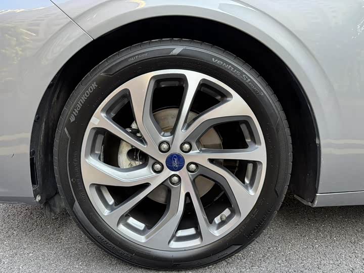 Фото 13 - Ford Mondeo