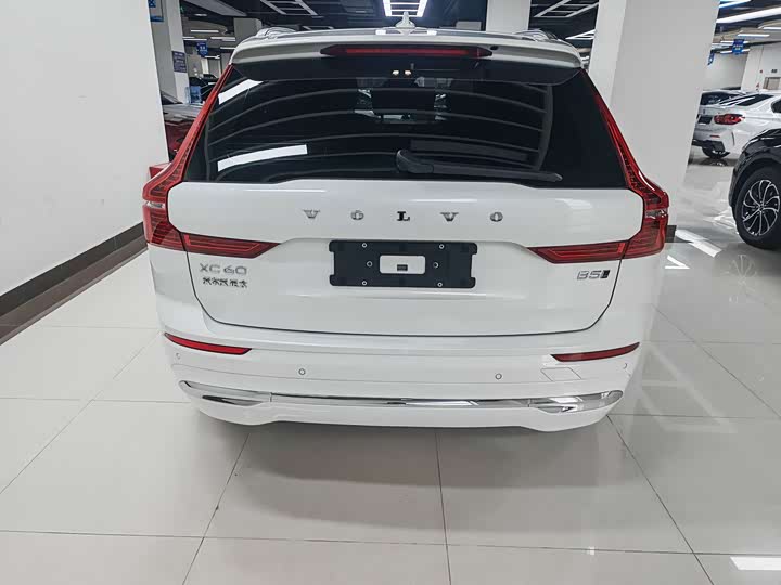 Фото 12 - Volvo XC60