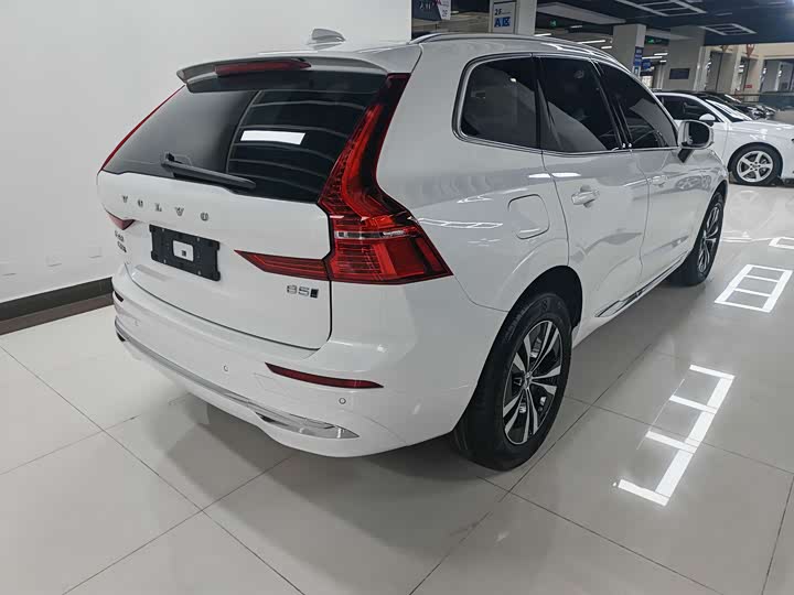 Фото 13 - Volvo XC60