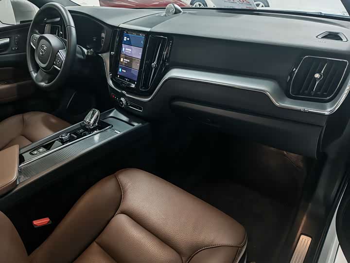 Фото 7 - Volvo XC60