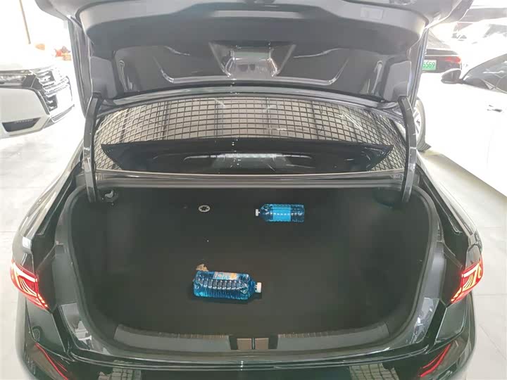 Фото 19 - Volkswagen Sagitar L