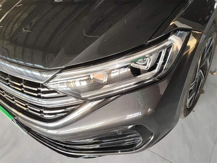 Фото 24 - Volkswagen Sagitar L