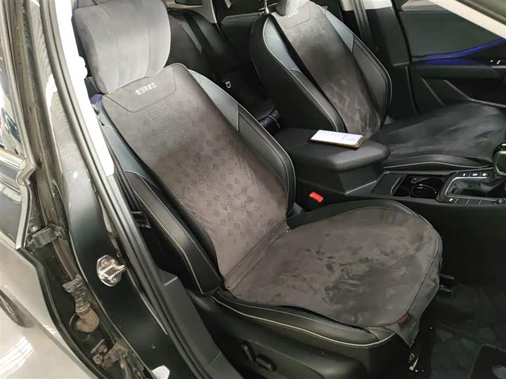 Фото 25 - Volkswagen Sagitar L