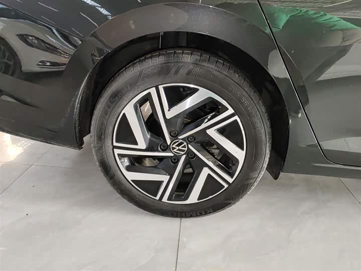 Фото 26 - Volkswagen Sagitar L