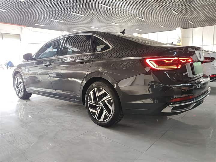 Фото 5 - Volkswagen Sagitar L