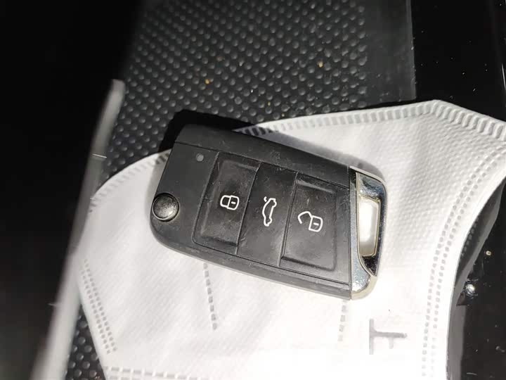 Фото 9 - Volkswagen Sagitar L