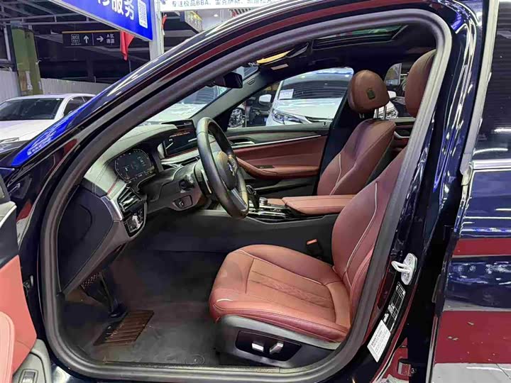 Фото 10 - BMW 5 Series