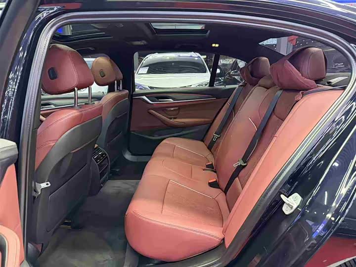 Фото 11 - BMW 5 Series