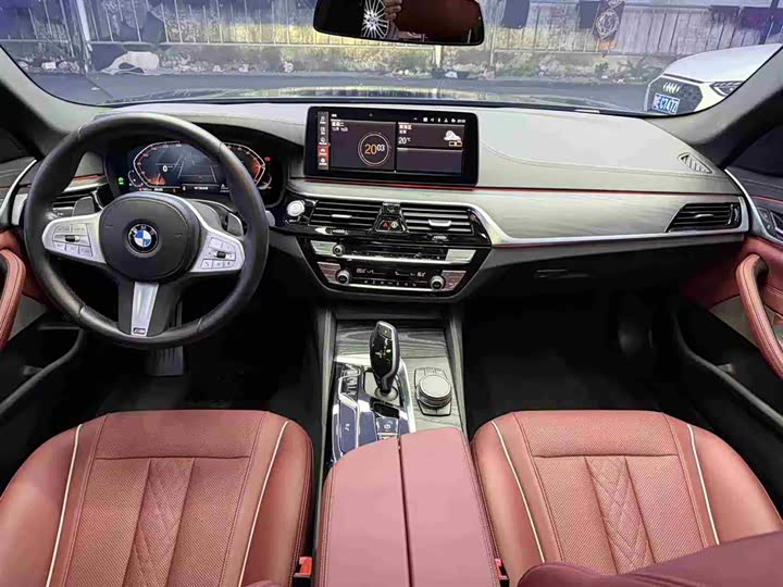 Фото 12 - BMW 5 Series