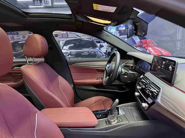 Фото 19 - BMW 5 Series