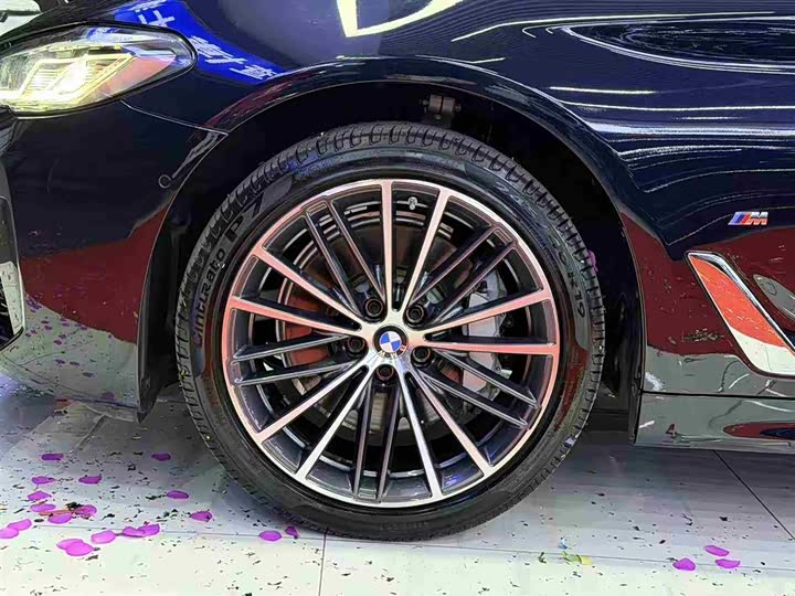 Фото 8 - BMW 5 Series