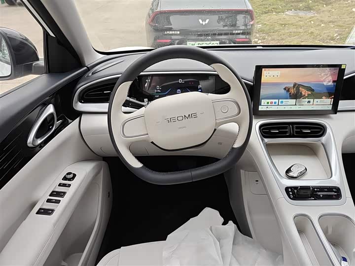 Фото 11 - Geely Galaxy Geome