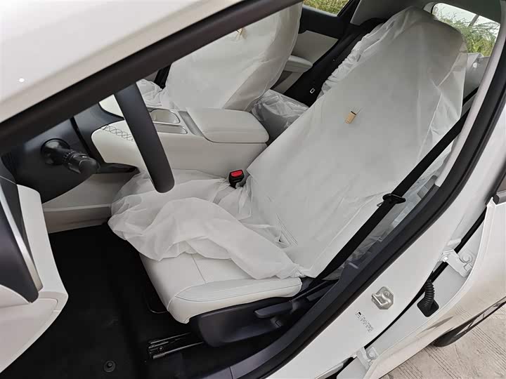 Фото 15 - Geely Galaxy Geome