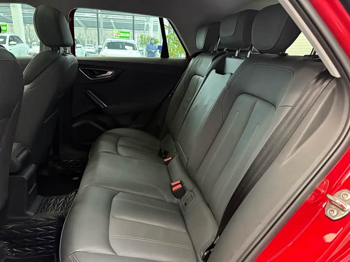 Фото 14 - Audi Q2L