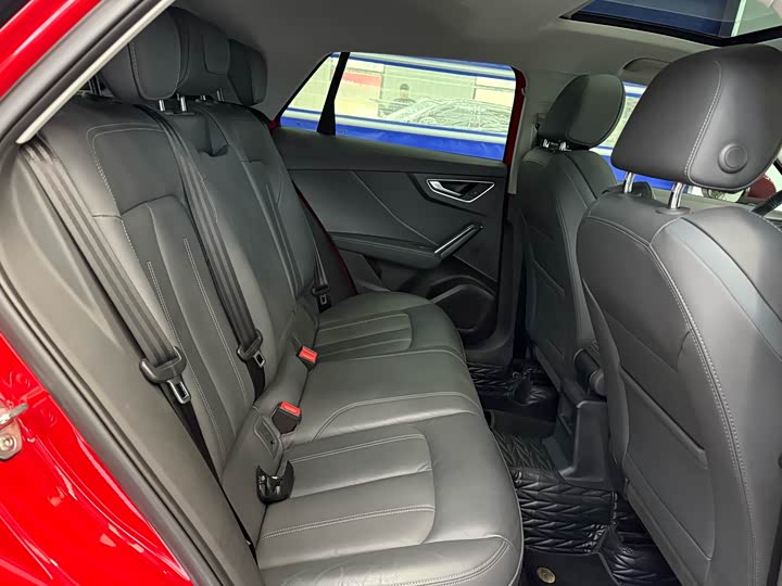 Фото 17 - Audi Q2L