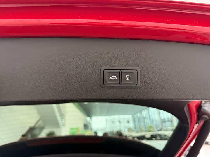 Фото 19 - Audi Q2L