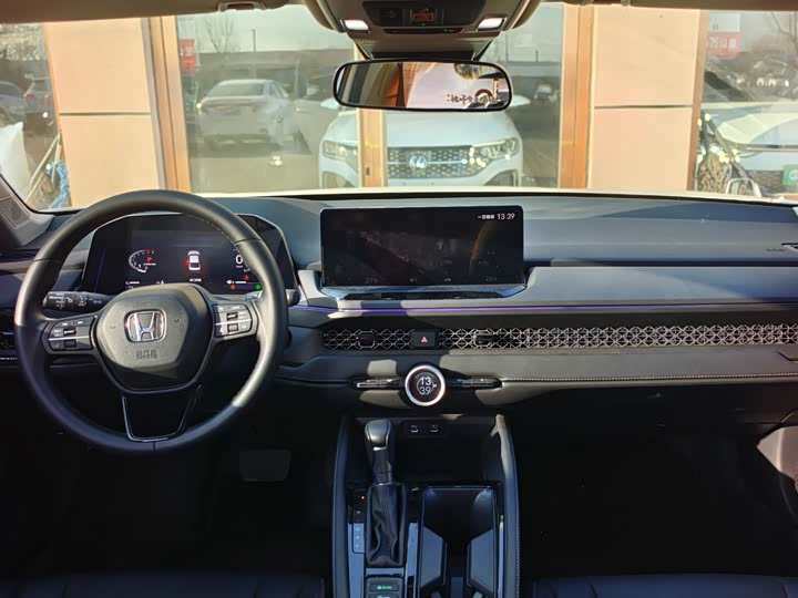 Фото 6 - Honda Accord