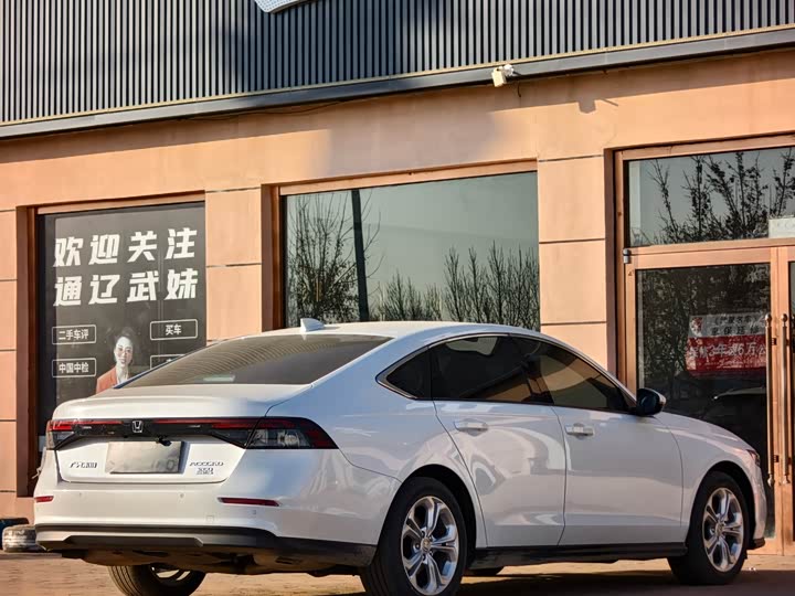 Фото 7 - Honda Accord