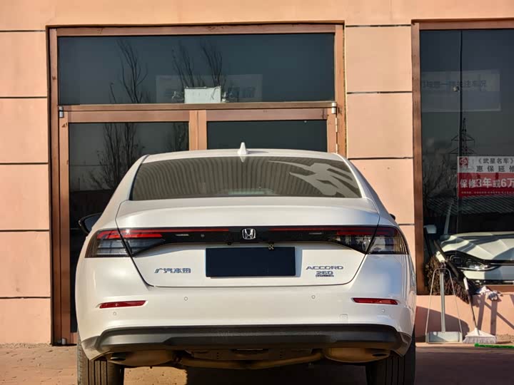 Фото 8 - Honda Accord