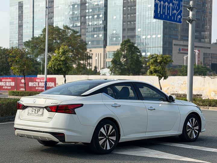 Фото 12 - Nissan Teana