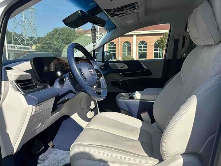 Фото 2 - Buick GL8 Century