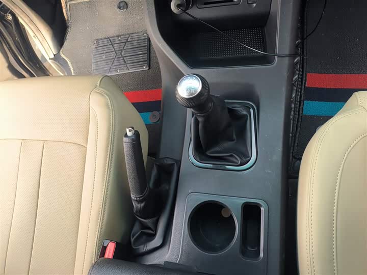 Фото 14 - Dongfeng Forthing Lingzhi M5