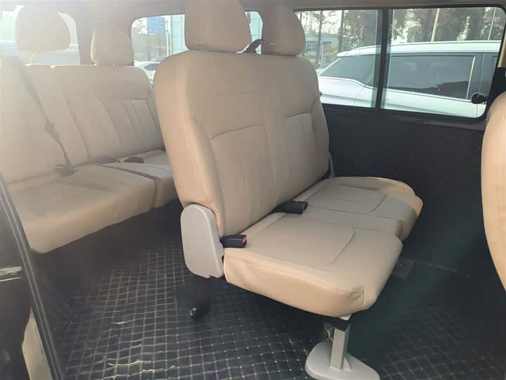 Фото 17 - Dongfeng Forthing Lingzhi M5