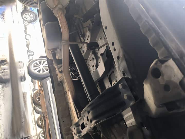 Фото 21 - Dongfeng Forthing Lingzhi M5