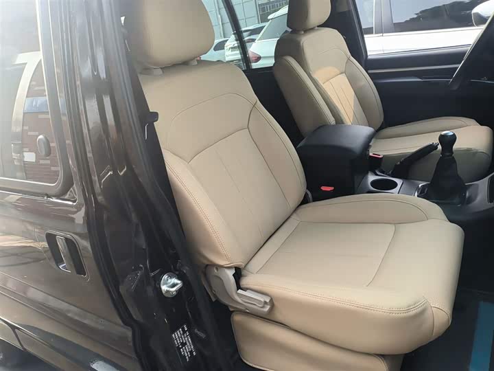 Фото 25 - Dongfeng Forthing Lingzhi M5