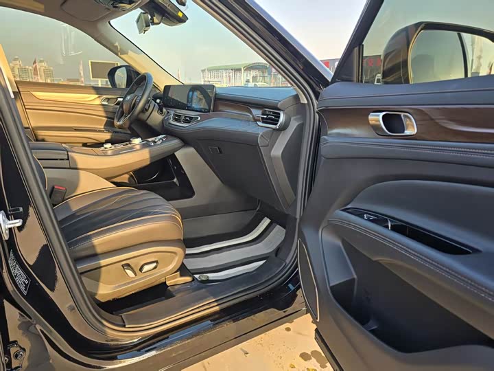 Фото 12 - Ford Equator