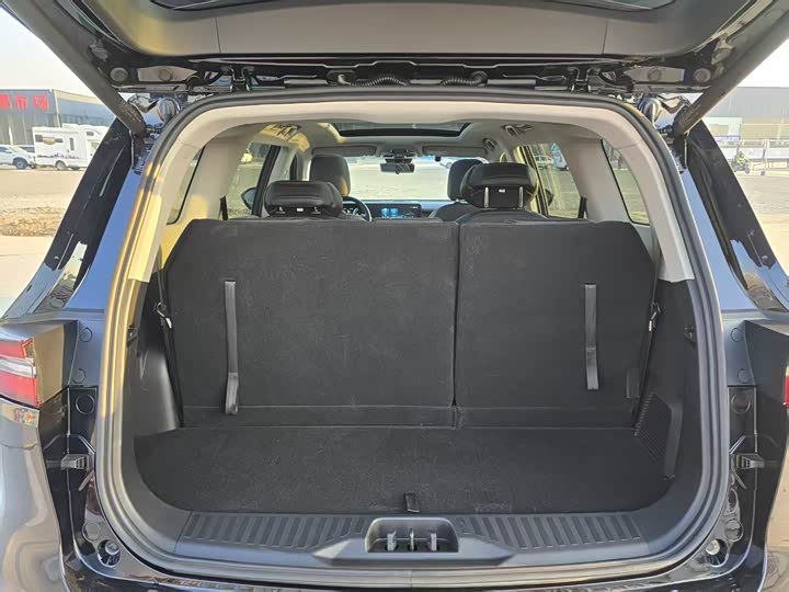 Фото 13 - Ford Equator