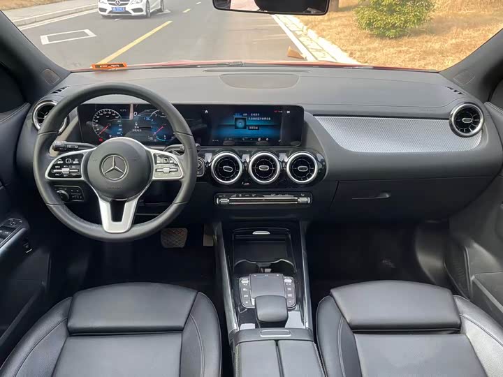 Фото 10 - Mercedes-Benz GLA-Class