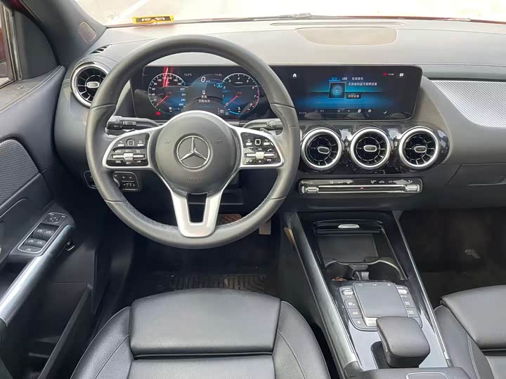 Фото 11 - Mercedes-Benz GLA-Class