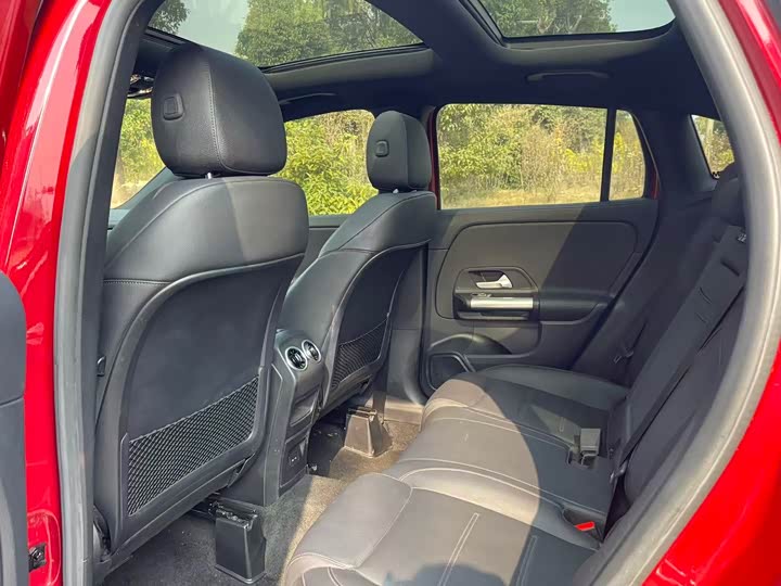 Фото 12 - Mercedes-Benz GLA-Class