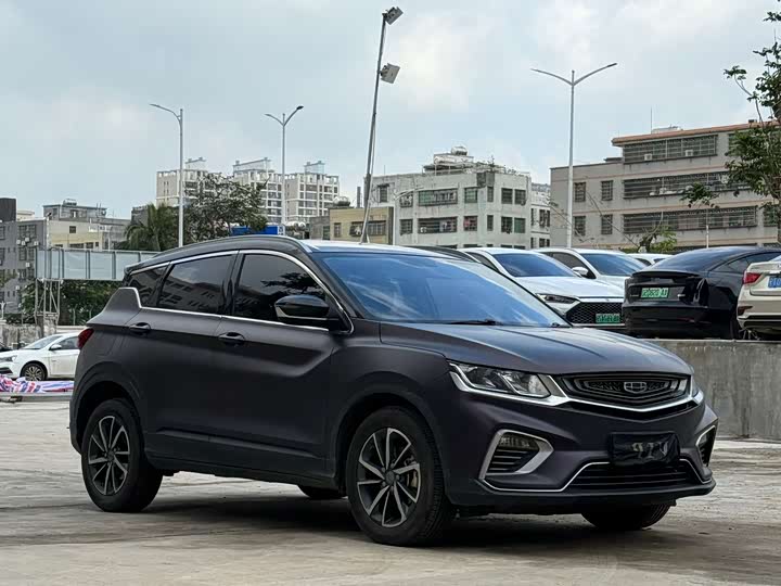 Фото 13 - Geely Coolray