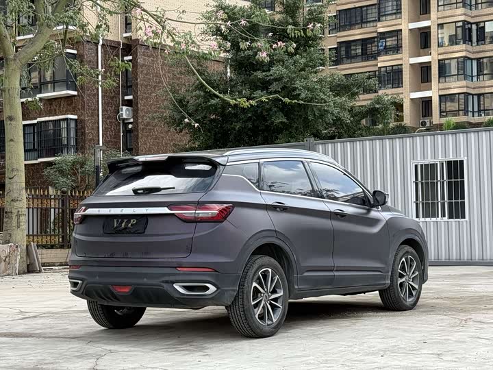 Фото 19 - Geely Coolray