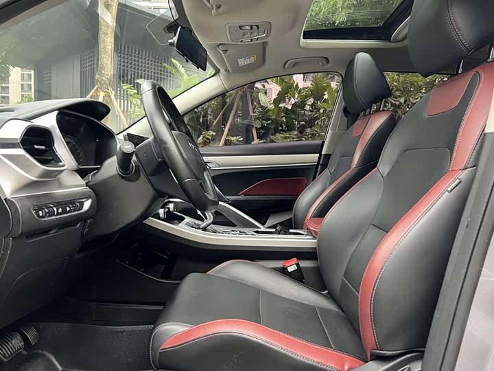 Фото 6 - Geely Coolray