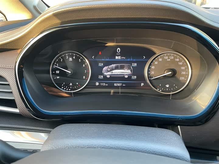 Фото 15 - Buick GL8 ES