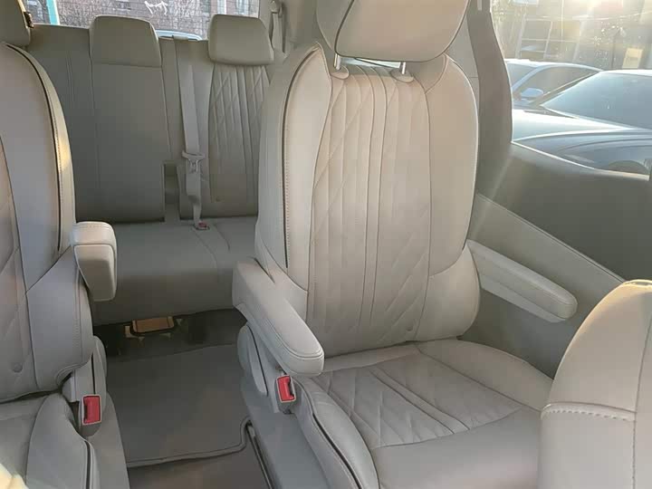 Фото 22 - Buick GL8 ES