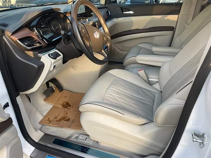 Фото 8 - Buick GL8 ES