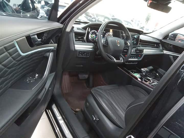 Фото 16 - Hongqi HS5